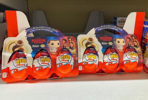 Kinder Joy: Stranger Things на прилавке в Испании. Kinder Joy: Stranger Things. Киндер Джой: Очень странные дела. Игрушки. Фигурки