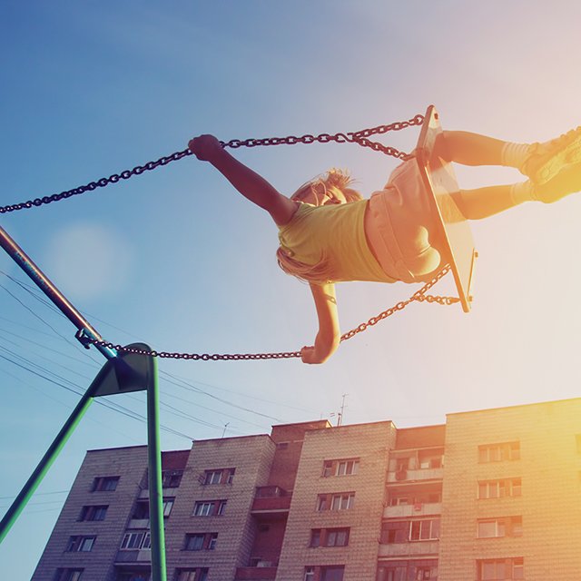 Почему мы так боимся отпускать детей в город