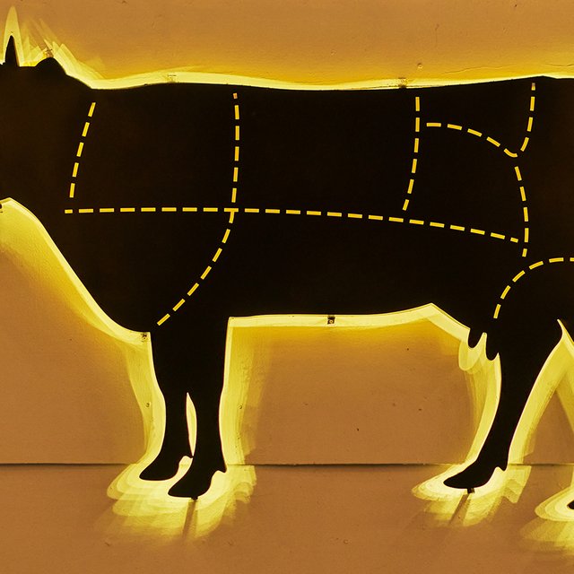 Почему «говядина» называется «говядиной», а не «коровиной»