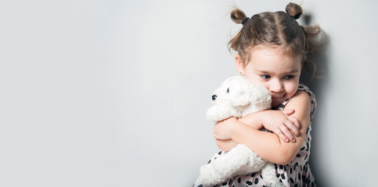 Ребёнок не хочет делиться игрушками с другими. Что делать?