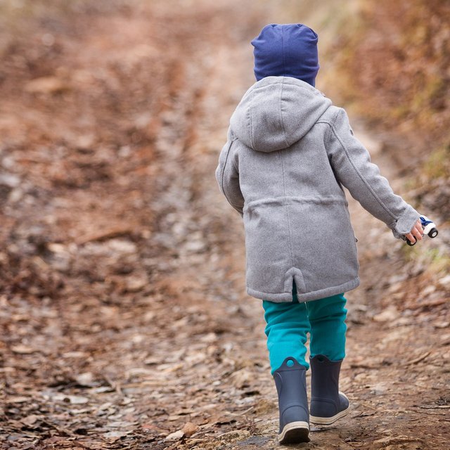 Сыну 5 лет, и он отказывается играть с другими детьми: это нормально?