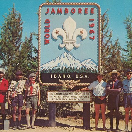 Индейцы, разведчики и бобры. Как появилось движение скаутов, которое покорило мир