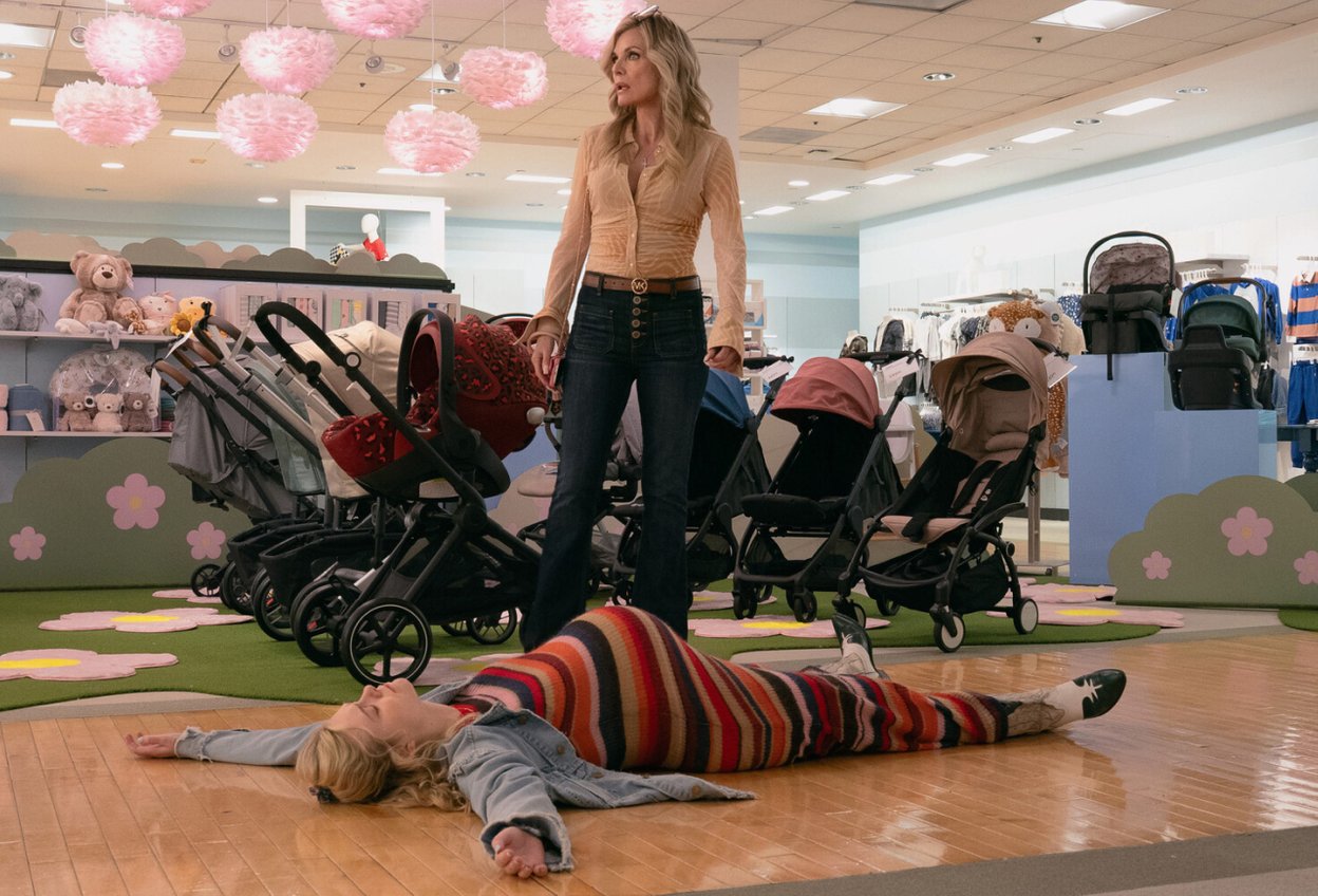 кадр из сериала У Марго проблемы с деньгами