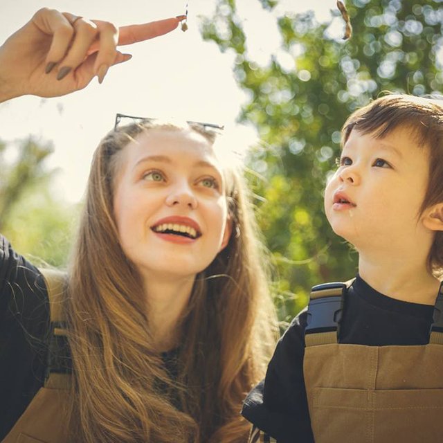 «Тут ребенок до трех лет — бог». Правила воспитания мамы, которая 7 лет живет в Китае