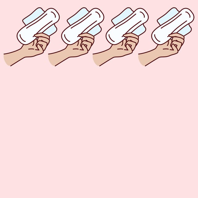 В ППЭ заставили достать из пакета прокладки и идти с ними в руках перед всеми. Разве это законно?