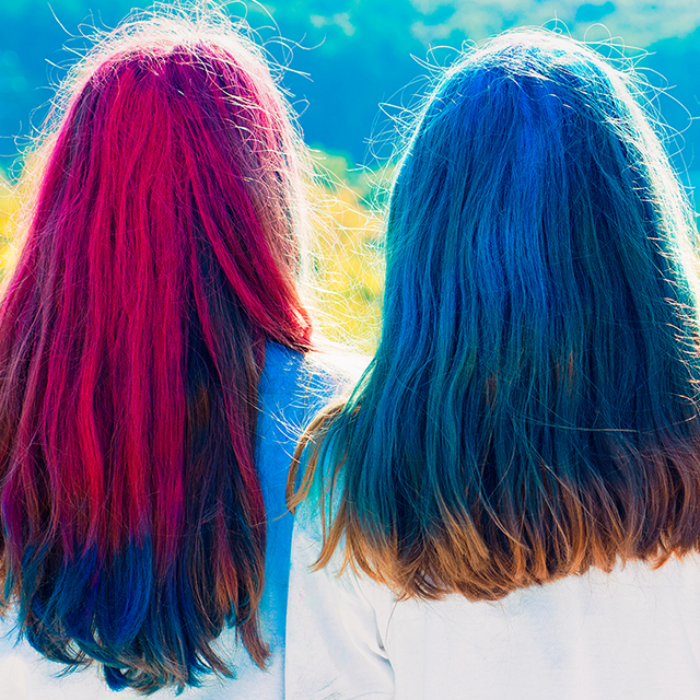 Может ли ребёнок ходить в школу с цветными волосами?