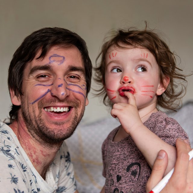 Папа разрешает детям то, что запрещает мама: как родителям договориться о воспитании