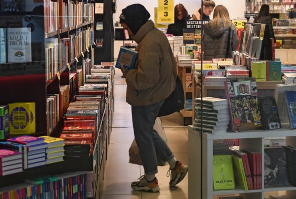 Книжный магазин. Писатель Ислам Ханипаев — о современной литературе