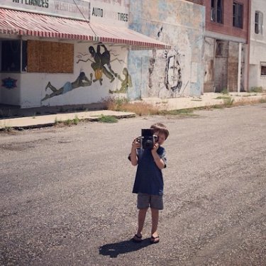 "Его фотографии гораздо интереснее в своем несовершенстве, чем все эти идеально вылизанные картинки"