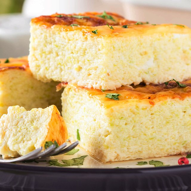 Пышный омлет в духовке: рецепт от папы, который готовит его без муки, миксера и прочих сложностей