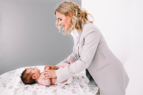 Малыш на приеме у остеопата