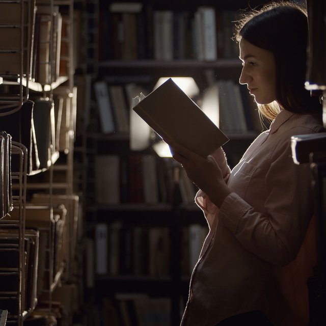 «Бумажная книга давно проиграла электронной»: 6 мифов о молодежной литературе и библиотеках