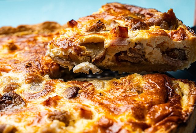 Рецепт очень быстрого ужина: пирог с курицей за полчаса