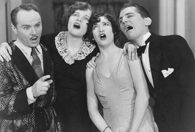 Директор организовал в школе хор и требует от всех учителей ходить на занятия в 7:30 утра! Можно ли отказаться?