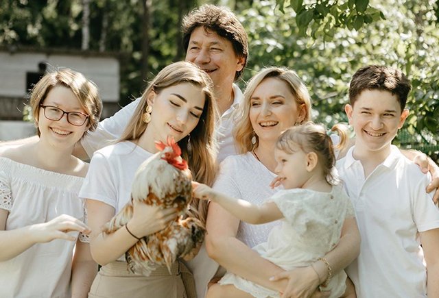 «У меня тоже было выгорание и срывы». Правила воспитания психолога Ларисы Сурковой