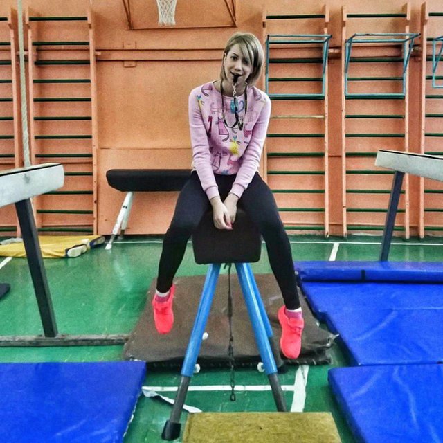 «Если фото в купальнике выложит возрастная учительница, никакой шумихи не будет»