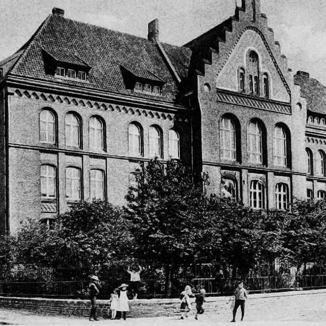 История самой старой школы в России, которой в этом году исполняется 435 лет