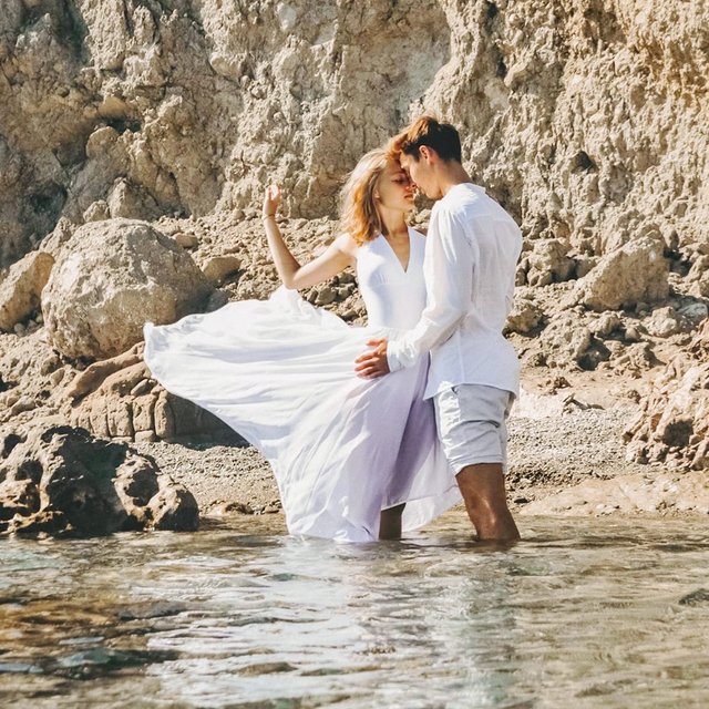 «Кто-то думает, что мы дураки». Интервью с подростками, которые прямо на выпускном решили пожениться