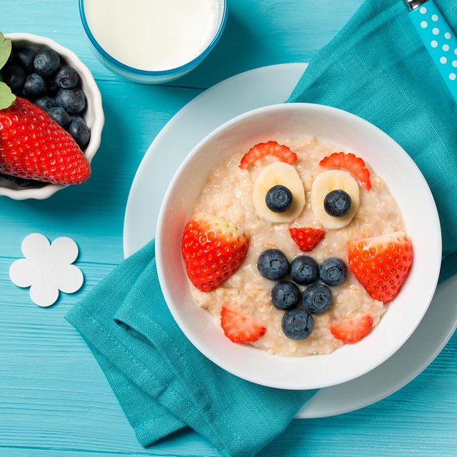 Вреден ли глютен, как ограничить сахар и может ли ребёнок быть веганом: гид по детскому питанию