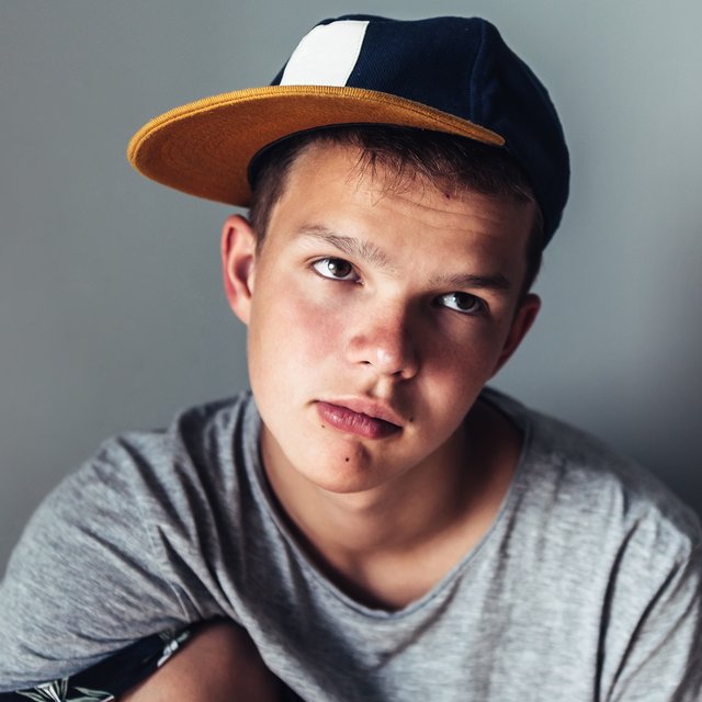 Подросток во всём противоречит близким и диктует свои правила: как с ним договориться