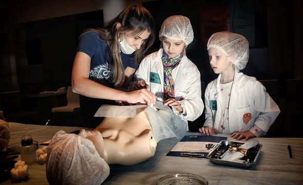 Медицинские выходные от Sciencely — экспресс-курсы по лечению переломов, кариеса и болезней почек