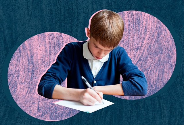 Десятиклассника заставляют сдавать ОГЭ. Это законно?