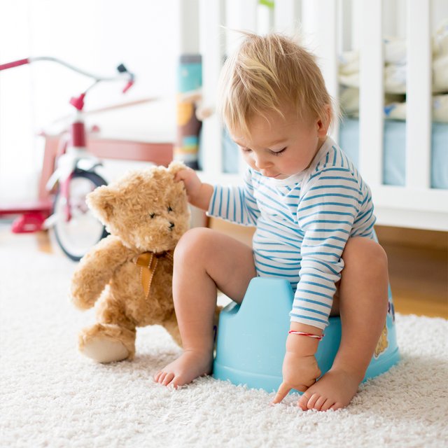 10 лайфхаков, как приучить ребенка к горшку, — и главные ошибки, которые делают родители