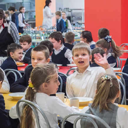 4 простых способа превратить школьную столовую в приятное место