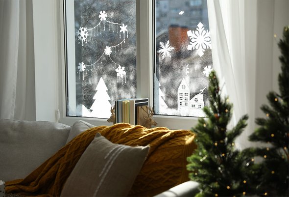 7 идей как украсить дом: не только дождик и мишура, украшение окна