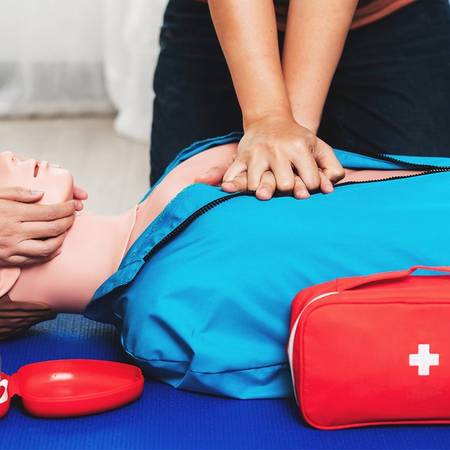 «Уколы и имитация крови их уже не пугают»: чему учат детей в московских медицинских классах