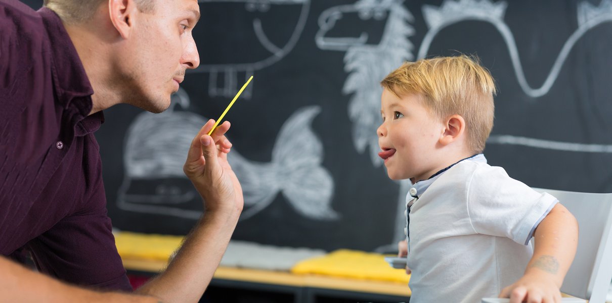 15 признаков того, что стоит показать ребёнка логопеду