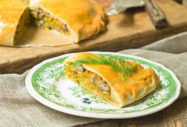 Ленивый пирог «не пропадать же добру»: быстро, вкусно — и никаких остатков