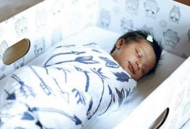 Обложка «Любой хулиган может бросить в бэби-бокс что угодно»