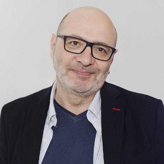 «Человек может обойтись без школы»: Дима Зицер — о социализации ребёнка