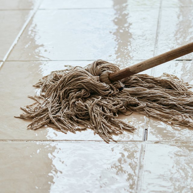 Должны ли студенты колледжа убираться в аудиториях