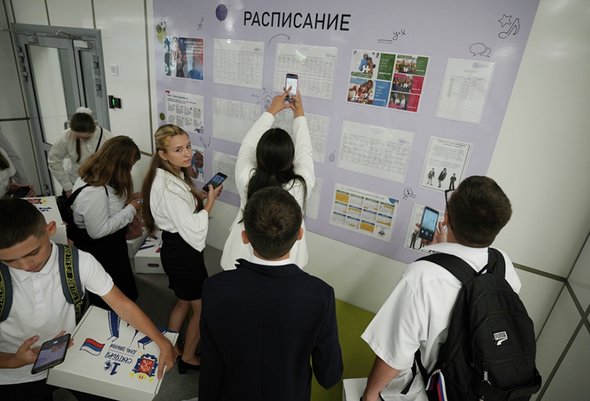 «СанПиНы и интересы учителей часто противоречат друг другу»: как составляется расписание уроков на учебный год