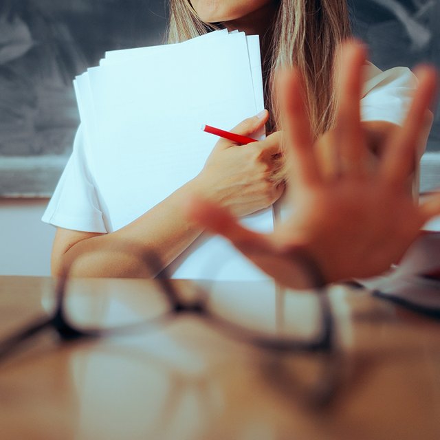 Может ли учитель отказаться проводить консультации по ОГЭ и ЕГЭ, если они не оплачиваются?