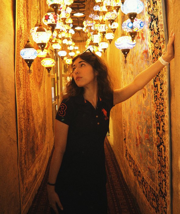 «Первый год я очень переживала: меня отчислят из-за того, что я так хитрю». Студентка очных отделений сразу двух вузов — о своей учебе