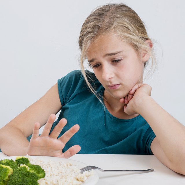 «Мама меня стыдилась». Расстройства пищевого поведения у детей: что важно знать родителям