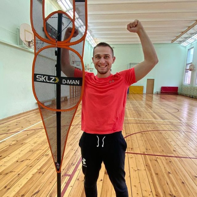 «Шаг влево — ненавидят, шаг вправо — начинают наглеть». Учитель физкультуры — о детях, деньгах и дне сурка