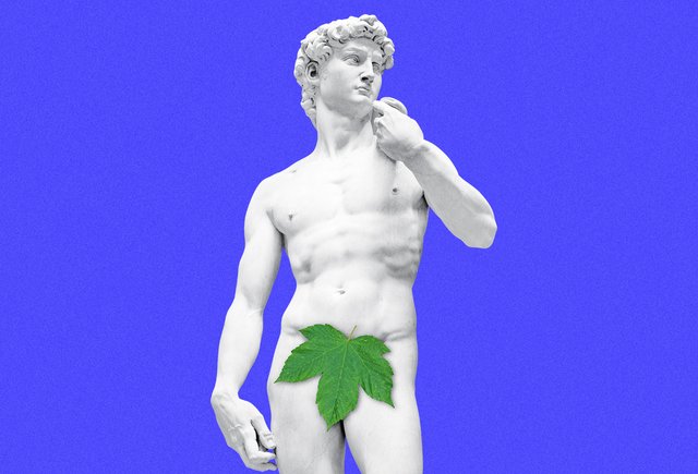 «В неглиже» — это как? В одежде или без неё