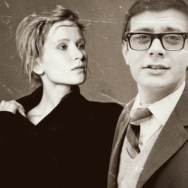 Монеточка или Рената Литвинова? Тест: кто на фото — кумир подростков или их родителей?