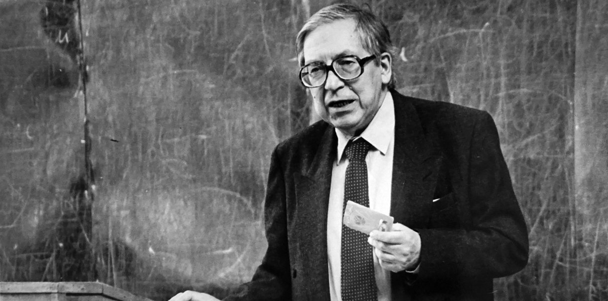 «У вас всех есть цель. Если вы верите в неё – не бойтесь ничего». Выпускники журфака — о Ясене Засурском