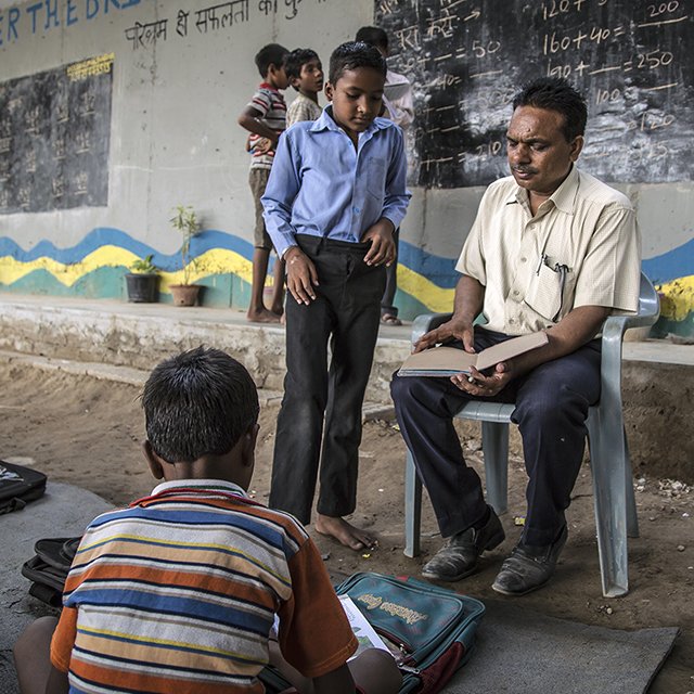 Самые необычные школы мира: мосты, пещеры и не только