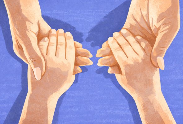 Психологическая помощь. Взрослые держит ребенка за руки
