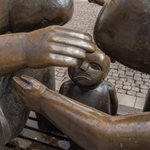 Сын-подросток очень переживает из-за нашего развода с мужем и срывает злость на мне. Что делать?