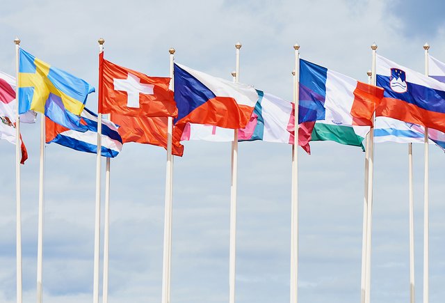 На каком фоне изображен швейцарский крест? Тест: знаете ли вы флаги стран мира