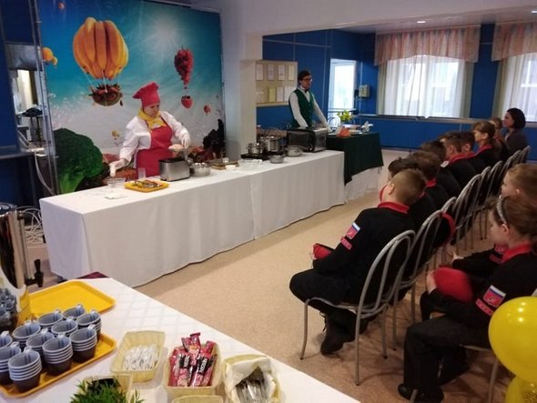 Учат в школе: на юге Москвы повара поделились с родителями рецептами любимых детских блюд