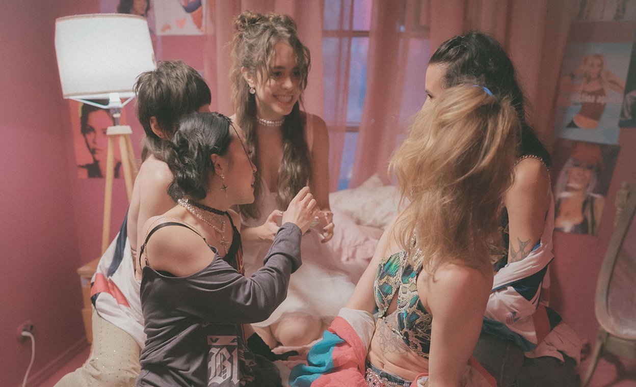 «Ромео и Джульетта. Любовь вне времени» — иммерсивный спектакль с атмосферой 90-х