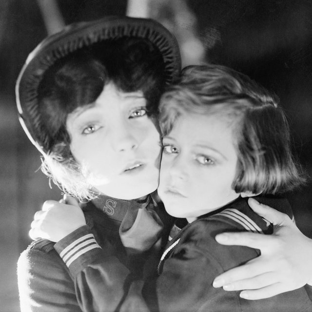 Дети-снежинки или одинокие волчата: можно ли воспитать ребёнка без травм